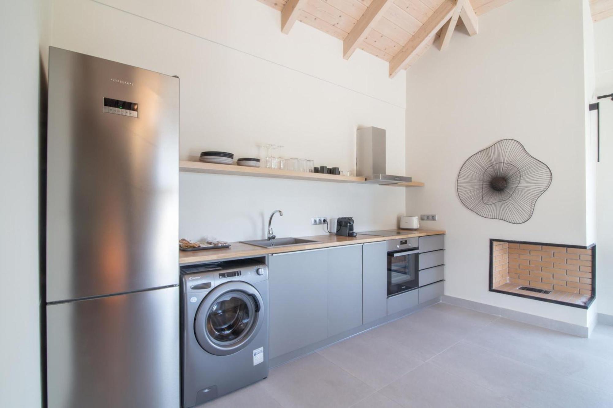 ניקיאנה Blue Symphony Suites Apartments מראה חיצוני תמונה